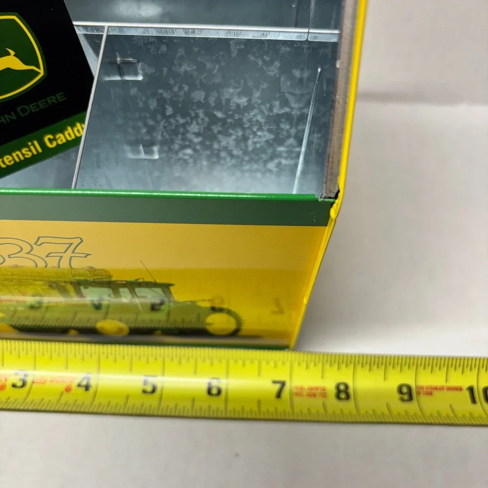 New John Deere Utensil Caddy Salt and Pepper Shaker Set Green Yellow Metal‎